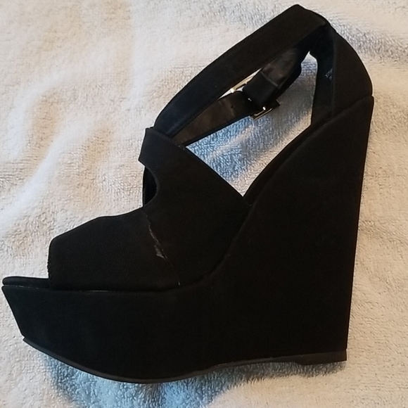 Steve Madden Xternal Black Wedge Sandals - Picture 2 of 6